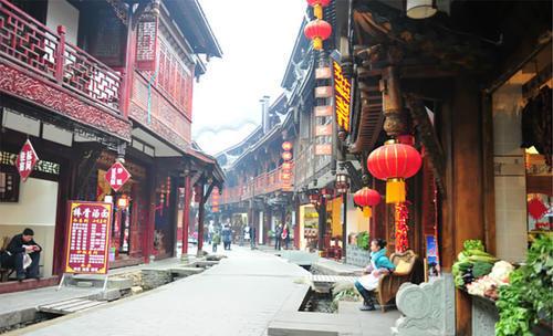 救援中心披露“水坑惊现茅台”细节:协助警方打捞赃物,七八箱不全是飞天茅台